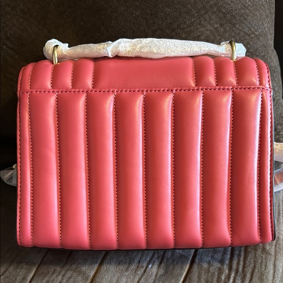 NWT-Michael Kors Pink Quilted Crossbody Bag with Gold Hardware - Picture 7 of 11